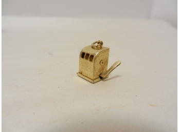 Pre-Owned REA 12K Gold Filled Mini Slot Machine One Armed Bandit Charm