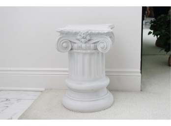 Classic Roman Column Pedestal Stand