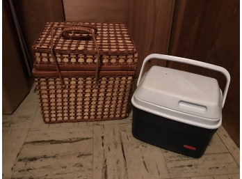 Wickerpicnick Basket And Rubbermaid Lunch Box