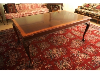 Ethan Allen English Chippendale Dining Table With Two Leaves