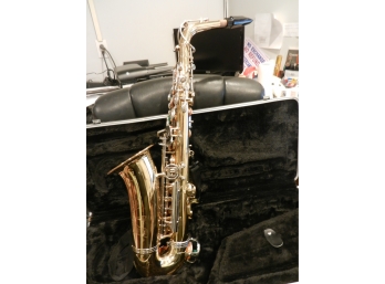Pre-Owned BUNDY BAS-300 Brass Alto Student Saxophone W/Hard Case