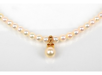 Pearl Necklace With 18K Gold Embelishment