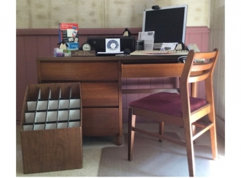 *UPDATED * Distinctive Furniture By Stanley Walnut Desk And Office Supplies