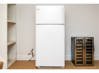 FRIGIDAIRE 18.2 CU FT Refrigerator Freezer - NO CONTENTS