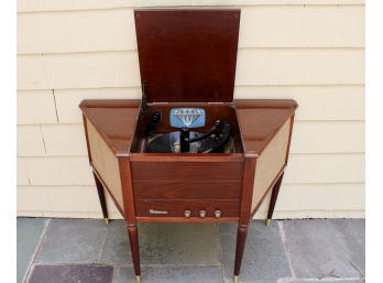Magnavox Stereophonic Record Player