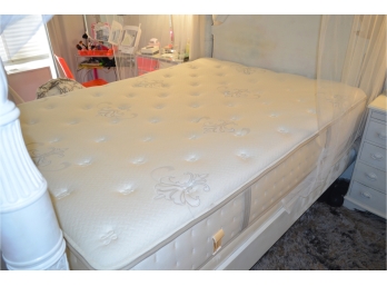 Queen Mattress Sterns And Foster 6 Yrs Old With Mattress Cover