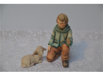 (#96) Vintage Goebel Hummel Nativity Kneeling Shepherd With Lamb #214G