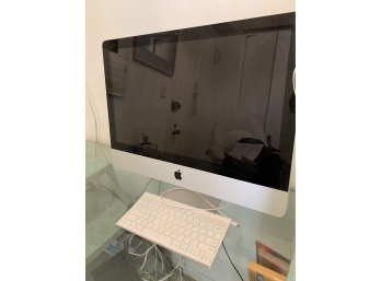See Pic For Specs - 2012 Apple Desk Top Computer OS X Yosemite Version 10.10.5 - Works Great