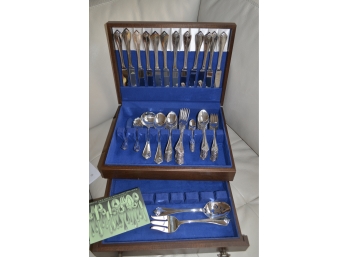 NEW Never Used Oneida Flatware Set Serve Of 12 With Serving Pieces