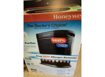 New Honeywell True Hepa Extra Large Room Air Cleaner Model HPA300