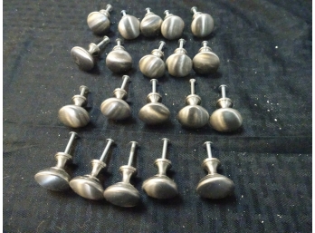 20 Hollow Knobs.