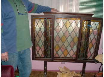 Stained Glass Screen W/pull Out Panels    (38)