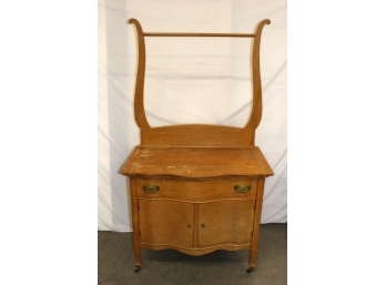 Maple Commode With Towel Bar (137)