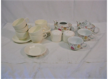 Wedgwood, England China, Avington Teapots & Cups  (1300)