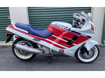 1990 Honda CBR1000F (18,269 Miles) With Clean Title, Keys, Helmet, & Roadside Kit