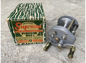Vintage Pflueger 1573 Fishing Reel With Box