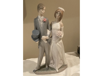 Beautiful 12 1/2' Lladro Bride And Groom With Lots Of Detailing