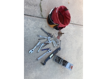 Husky Bucket Organizer With Assortment Of Tools And Nice Drill Bit Set