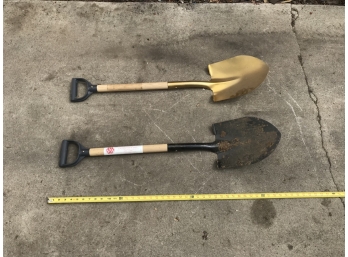 2 Groundbreaking Shovels