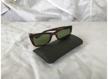 Vintage Ray Bans With Original Soft Case