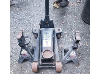 Craftsman 2-ton Jack With Pair Of 2-ton Jack Stands