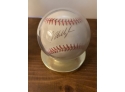 ATLANTA BRAVES “ Gregg Maddox”autographed Baseball W/ TOPPS  #499 Card