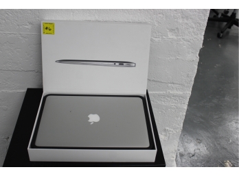 MACBOOK Air Laptop 13' -  Good WORKING Condition - FACTORY RESET BY APPLE - Item #006