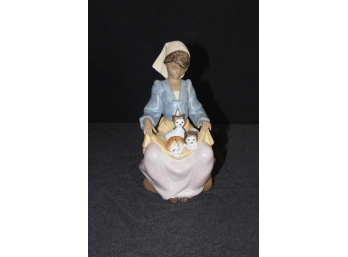 Lladro Woman Holding Kittens - Excellent Condition - Item #65
