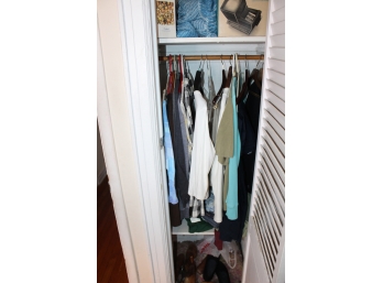 Closet Lot - Women Clothes, Camera, Shoe Stretchers - Good Condition!! Item #77