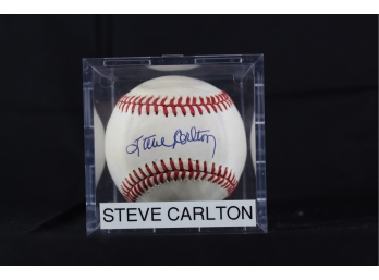Steve Carlton Autographed Baseball - Item #026