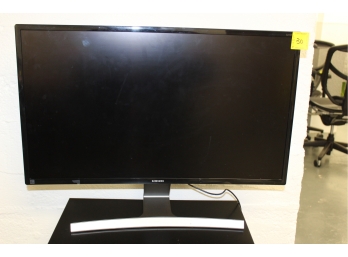 SAMSUNG 27' Curved Monitor - Great Used Condition - Item #030