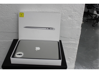 MACBOOK Air Laptop 13' -  Good WORKING Condition - FACTORY RESET BY APPLE - Item #011