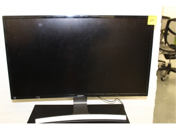 SAMSUNG 27' Curved Monitor - Great Used Condition - Item #029