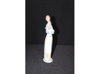 Lladro Girl Holding Lamb - Excellent Condition - Item #68