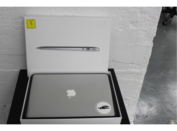 MACBOOK Air Laptop 13' -  Good WORKING Condition - FACTORY RESET BY APPLE - Item #008