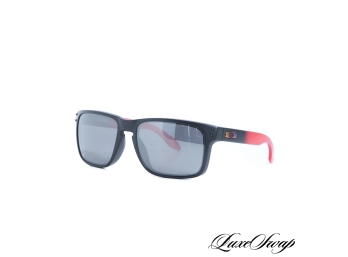 LNWOT AUTHENTIC Oakley Holbrook OO-9102 Black Red Gradient Mirror Lens Sunglasses Glasses