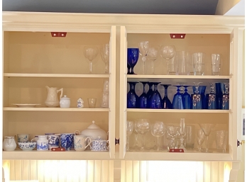 LARGE LOT OF PORCELAIN AND GLASSWARE