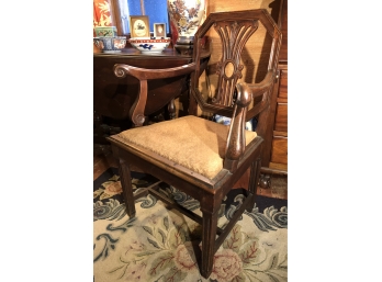 EARLY FINE QUALITY ARM CHAIR