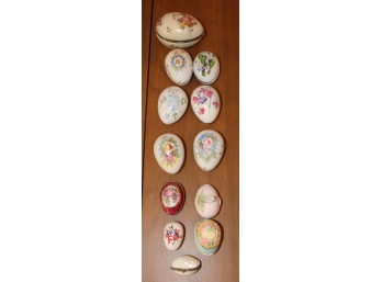 324. Small Decorative Eggs And Shell Box(12)