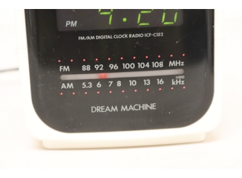 Sony Dream Machine White Cube AM FM Alarm Clock Radio ICF C122 Green LED
