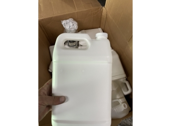 White Plastic 1 Gallon Jugs Bottles Containers With Caps
