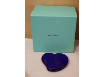 TIFFANY & CO. COBALT BLUE GLASS HEART PAPERWEIGHT IN BOX WITH LABEL ELSA PERETTI