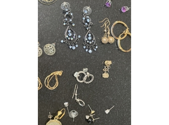 Costume Jewelry Earring Lot