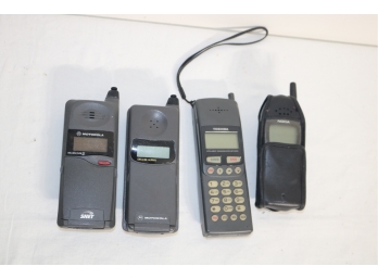 Vintage Cellphone Lot Motorola Nokia Toshiba