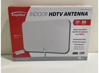 NEW IN BOX Indoor HDTV Antena Ith Booster