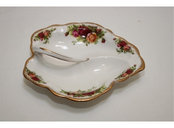 Royal Albert Old Country Roses Split Relish Pickle Candy Nut Leaf Dish Tray