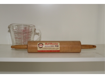 Vintage Rolling Pin And 4 Cup Pyrex Measuring Cup