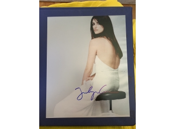 Signed 8 X 10 Glossy Photo Of Penelope Cruz - Wasp, Murder On The Orient Express, Everybody Knows