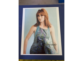 Signed 8 X 10 Glossy Photo Of Stephanie Powers - Hart To Hart, McLintock!, And The Girl From U.n.c.l.e