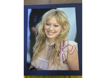 Signed 8 X 10 Glossy Photo Of Hilary Duff - Lizzie McGuire, Cadet Kelly And A Cinderella Story